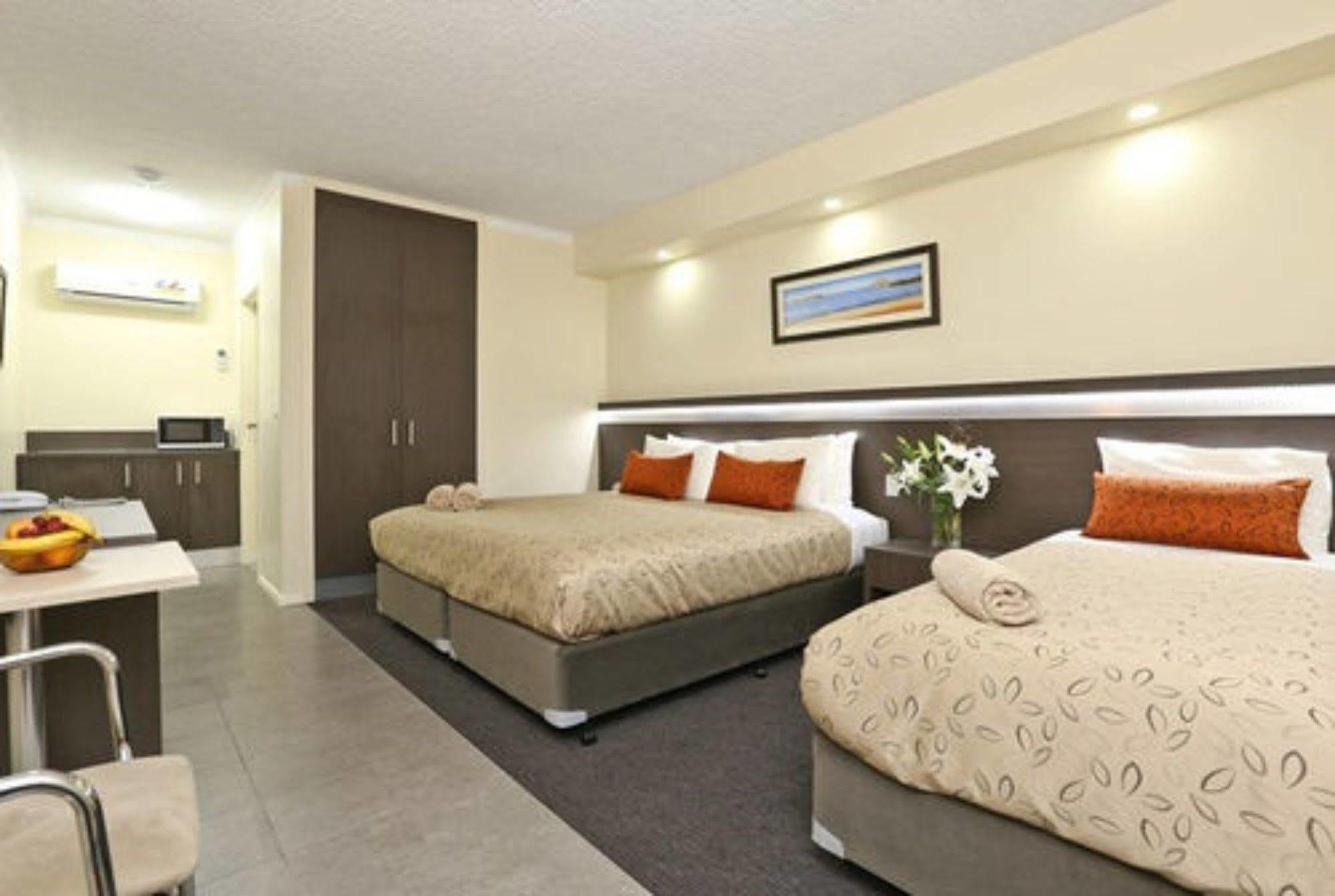 Morphettville Motor Inn Glenelg Extérieur photo