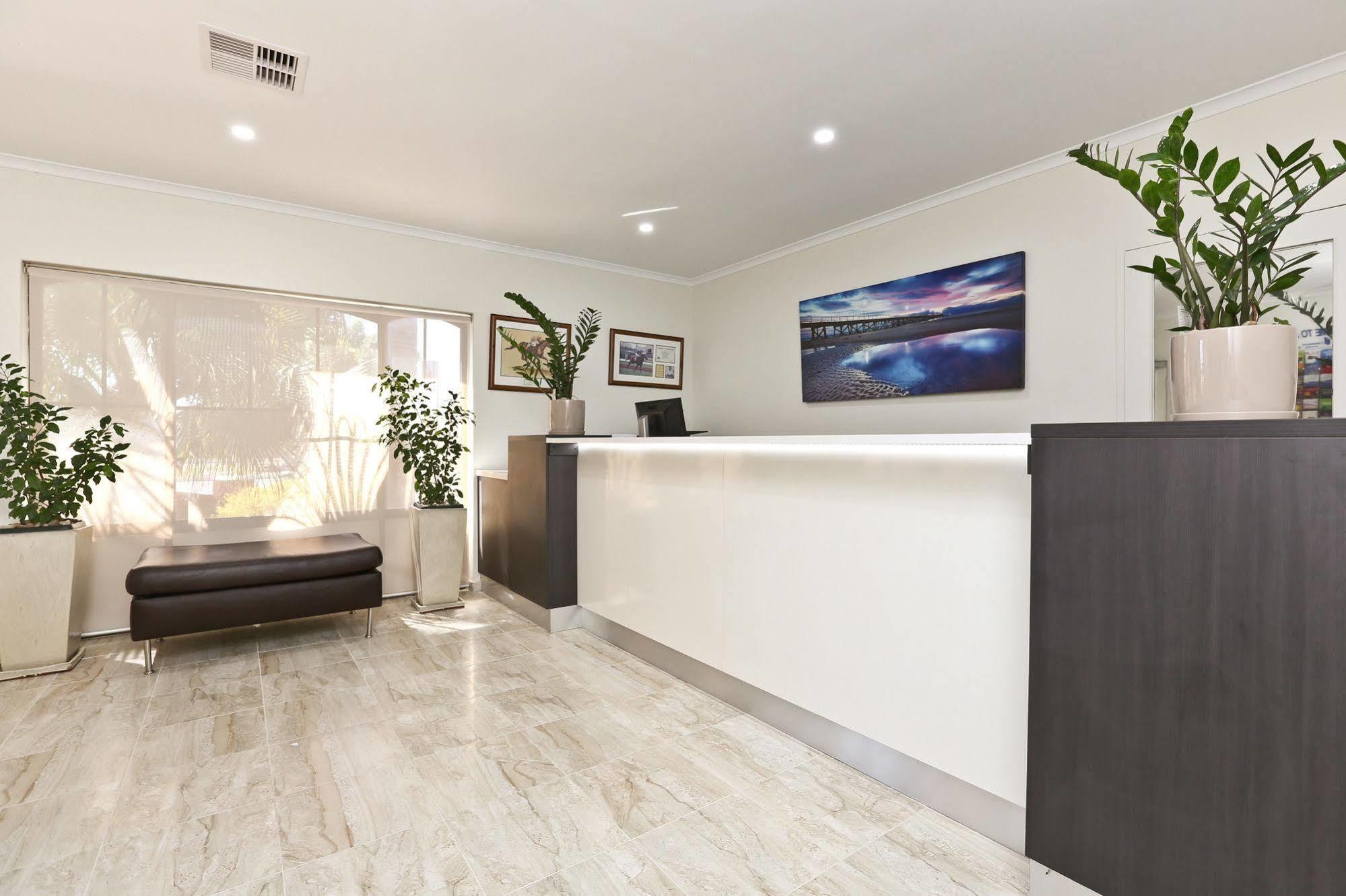 Morphettville Motor Inn Glenelg Extérieur photo